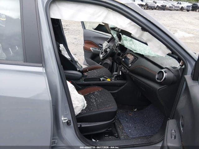 2023 NISSAN KICKS SR XTRONIC CVT 5