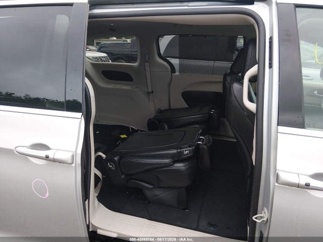 2024 CHRYSLER PACIFICA TOURING L 8