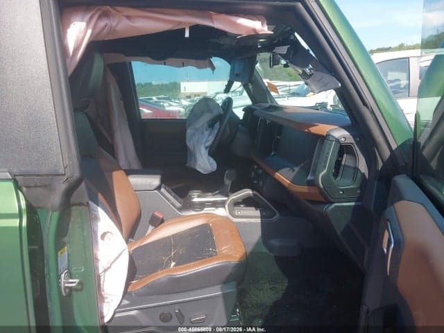 2024 FORD BRONCO OUTER BANKS 5
