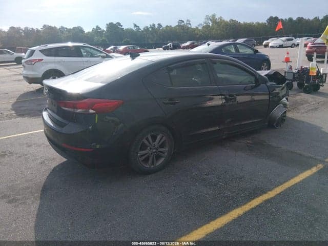 2017 HYUNDAI ELANTRA SE 4