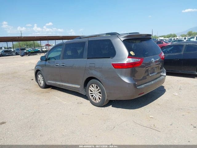 2017 TOYOTA SIENNA XLE PREMIUM 8 PASSENGER 3