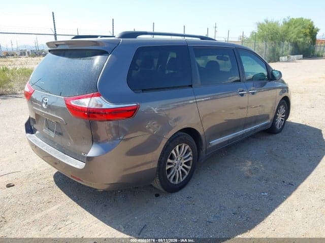 2017 TOYOTA SIENNA XLE PREMIUM 8 PASSENGER 4