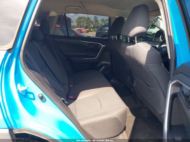 2019 TOYOTA RAV4 LE 8