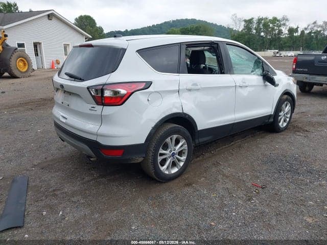 2017 FORD ESCAPE SE 4