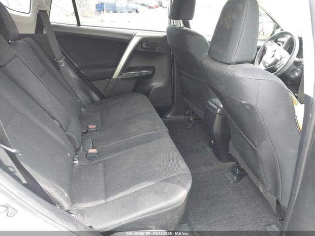 2017 TOYOTA RAV4 LE 8