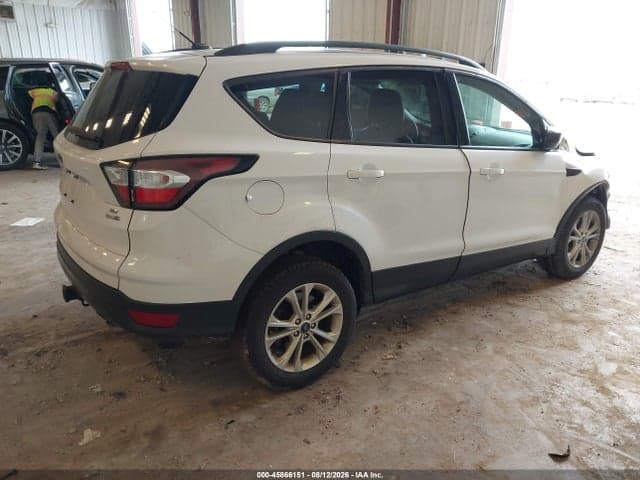 2017 FORD ESCAPE SE 4