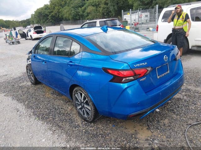 2021 NISSAN VERSA SV XTRONIC CVT 3