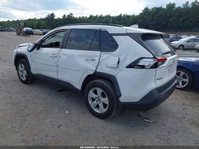 2021 TOYOTA RAV4 XLE 3