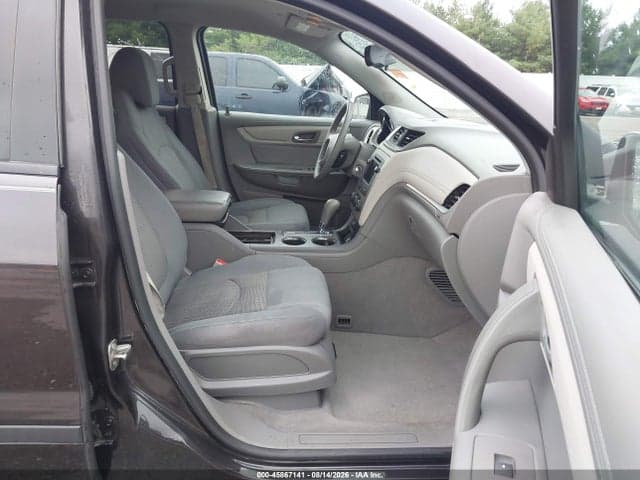 2017 CHEVROLET TRAVERSE LS 5