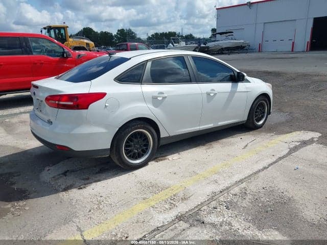 2017 FORD FOCUS SE 4