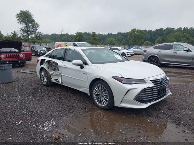2019 TOYOTA AVALON HYBRID LIMITED 1