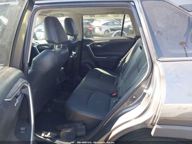 2024 TOYOTA RAV4 XLE PREMIUM 8