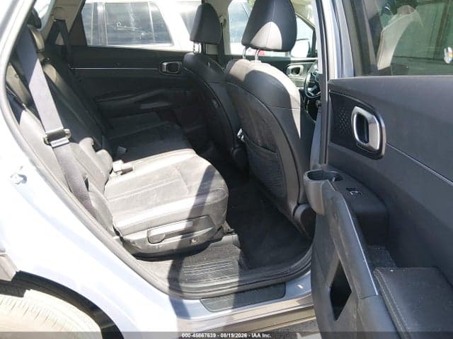 2024 KIA SORENTO S 8