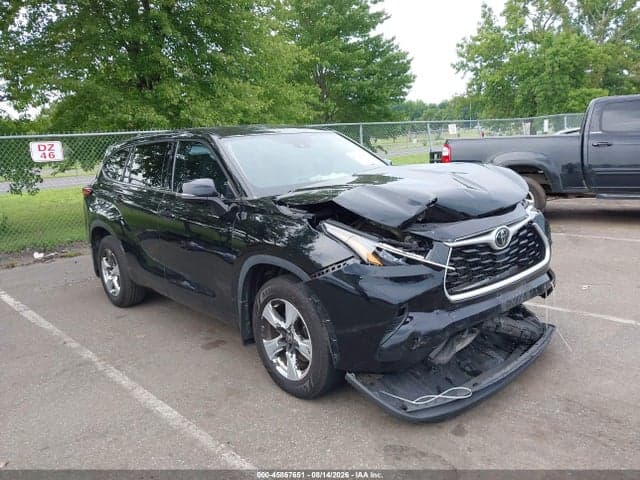 2022 TOYOTA HIGHLANDER LE 1