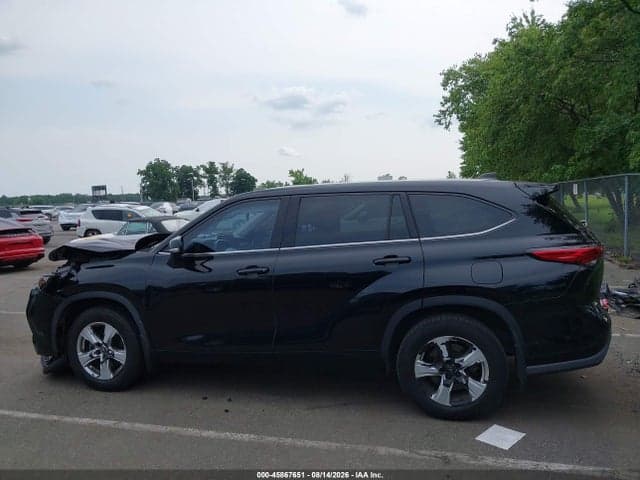 2022 TOYOTA HIGHLANDER LE 14