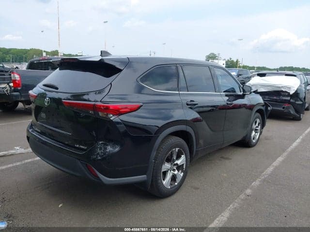 2022 TOYOTA HIGHLANDER LE 4