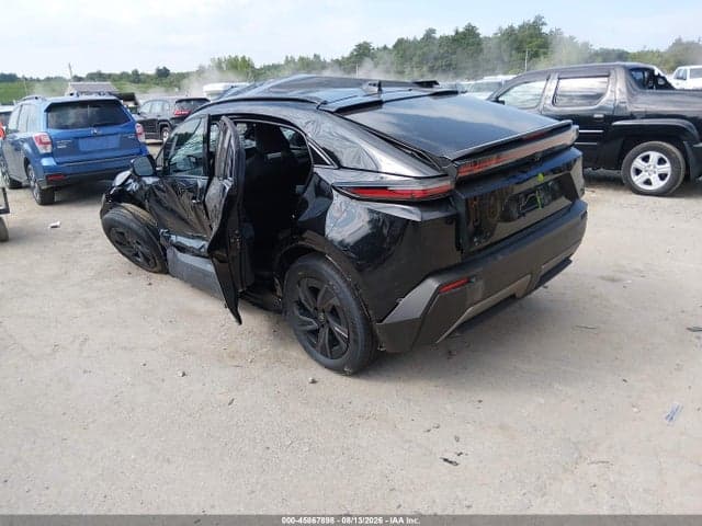 2026 TOYOTA C-HR SE 3