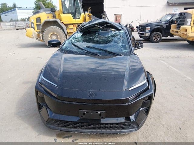 2026 TOYOTA C-HR SE 6