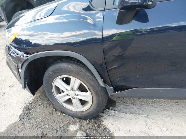 2021 CHEVROLET TRAX AWD LT 17