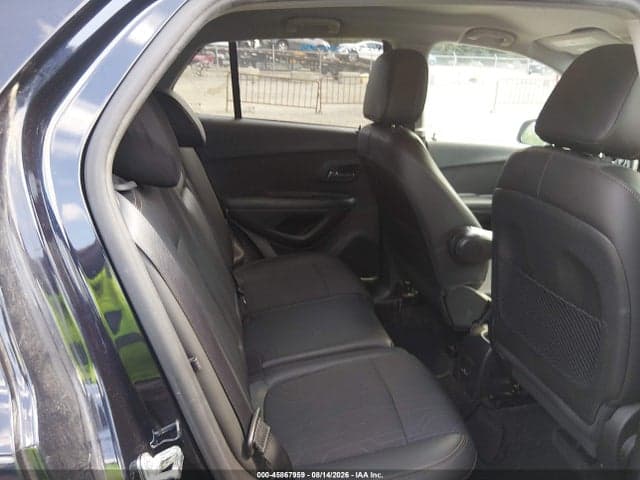 2021 CHEVROLET TRAX AWD LT 8