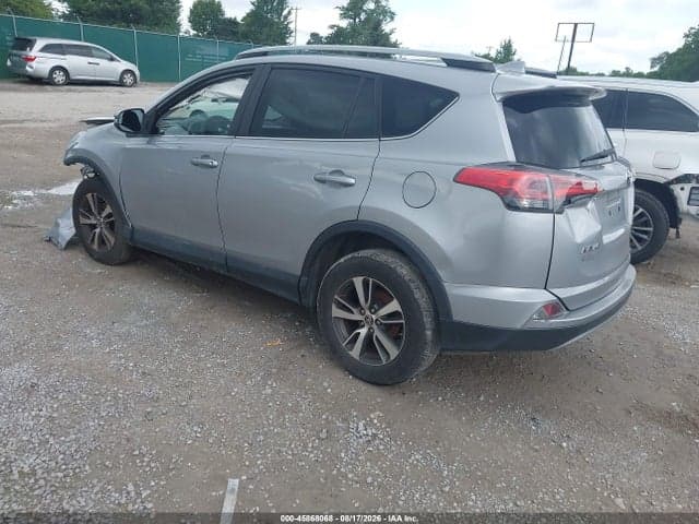 2018 TOYOTA RAV4 XLE 3