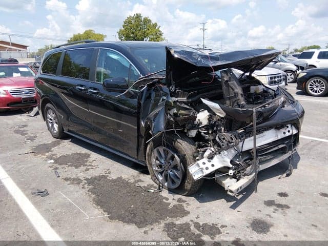 2023 TOYOTA SIENNA XLE