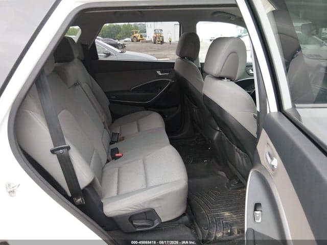 2017 HYUNDAI SANTA FE SE 8