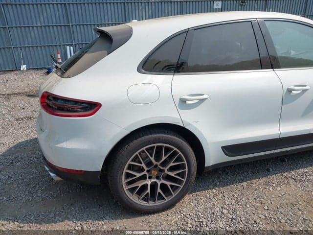 2018 PORSCHE MACAN SPORT EDITION 6