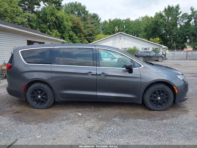 2020 CHRYSLER VOYAGER LX 13