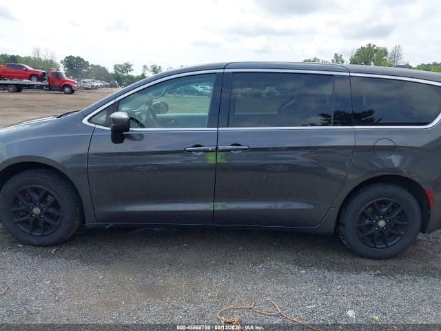 2020 CHRYSLER VOYAGER LX 14