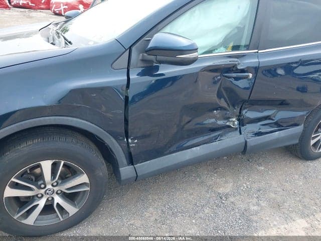 2017 TOYOTA RAV4 XLE 6