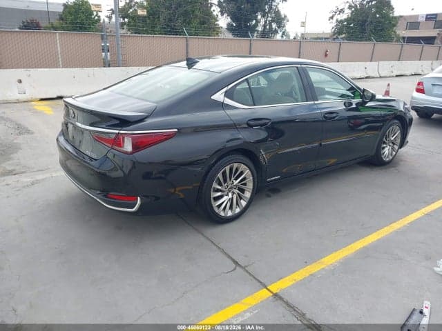 2019 LEXUS ES 300H LUXURY 4