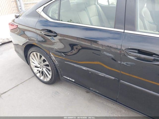 2019 LEXUS ES 300H LUXURY 6
