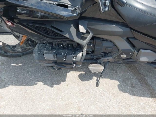 2019 HONDA GL1800 B 9