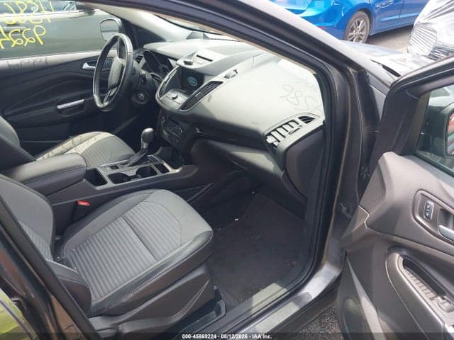 2017 FORD ESCAPE SE 5