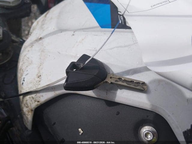2024 BMW S 1000 RR 11
