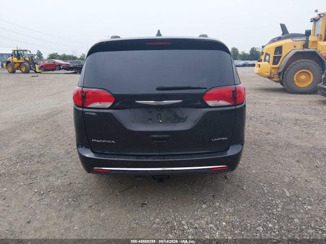 2017 CHRYSLER PACIFICA LIMITED 14