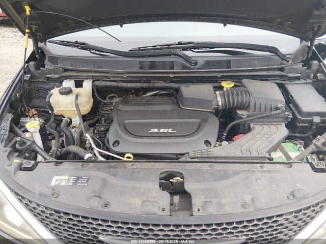 2017 CHRYSLER PACIFICA LIMITED 10