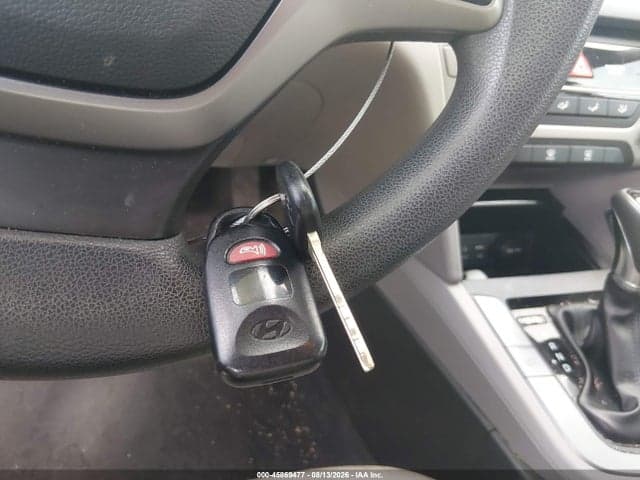 2017 HYUNDAI ELANTRA SE 11
