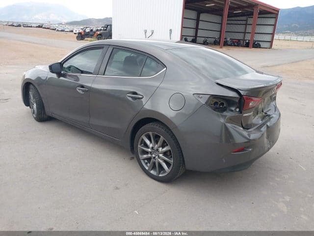 2018 MAZDA MAZDA3 TOURING 3