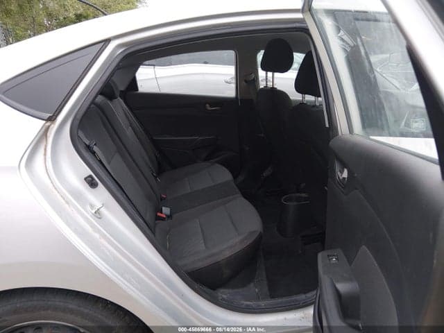2019 HYUNDAI ACCENT SE 8