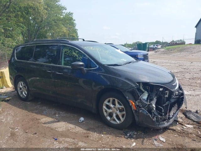 2020 CHRYSLER PACIFICA TOURING 1