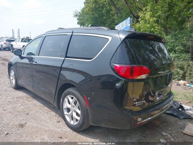 2020 CHRYSLER PACIFICA TOURING 3