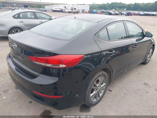 2017 HYUNDAI ELANTRA SE 4