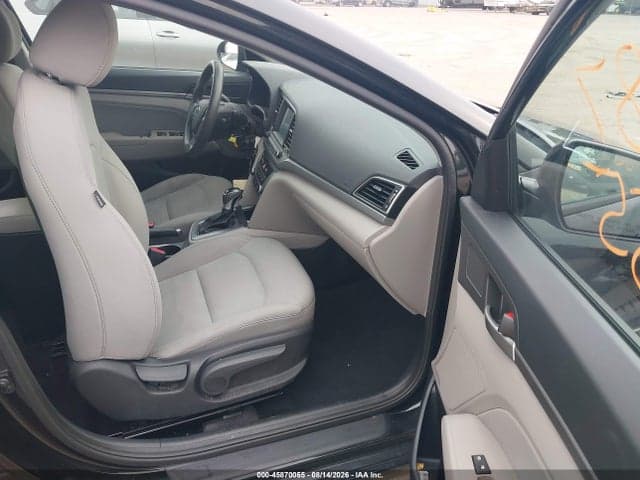 2017 HYUNDAI ELANTRA SE 5