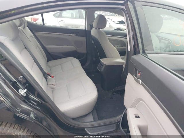 2017 HYUNDAI ELANTRA SE 8