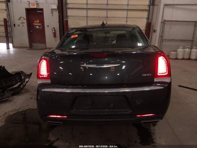 2018 CHRYSLER 300 LIMITED 16