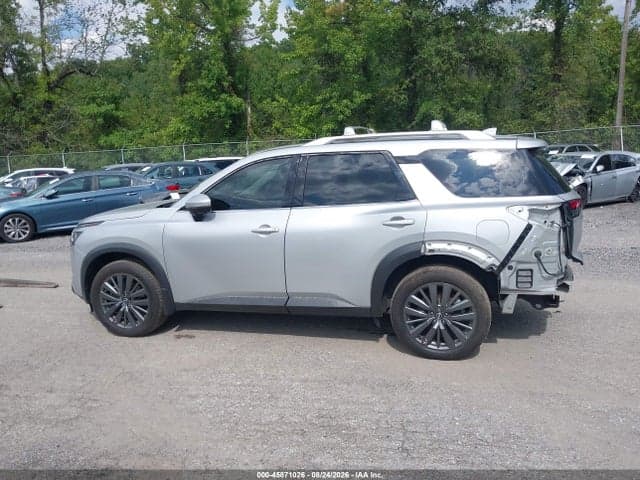 2023 NISSAN PATHFINDER SL 4WD 15