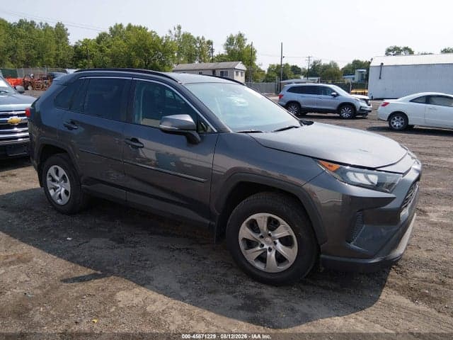 2020 TOYOTA RAV4 LE 1