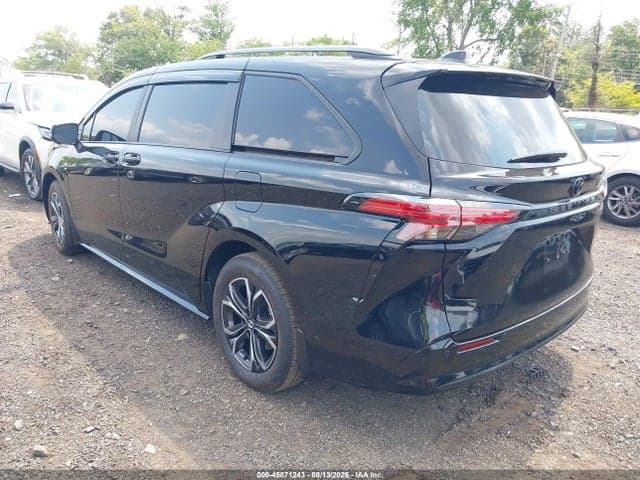 2026 TOYOTA SIENNA PLATINUM 3